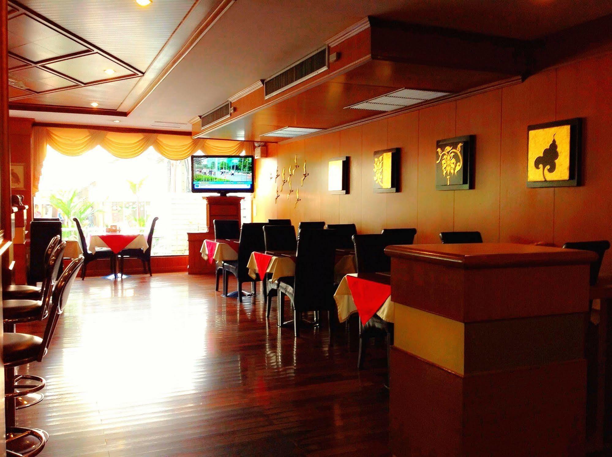 Dynasty Inn Pattaya Buitenkant foto