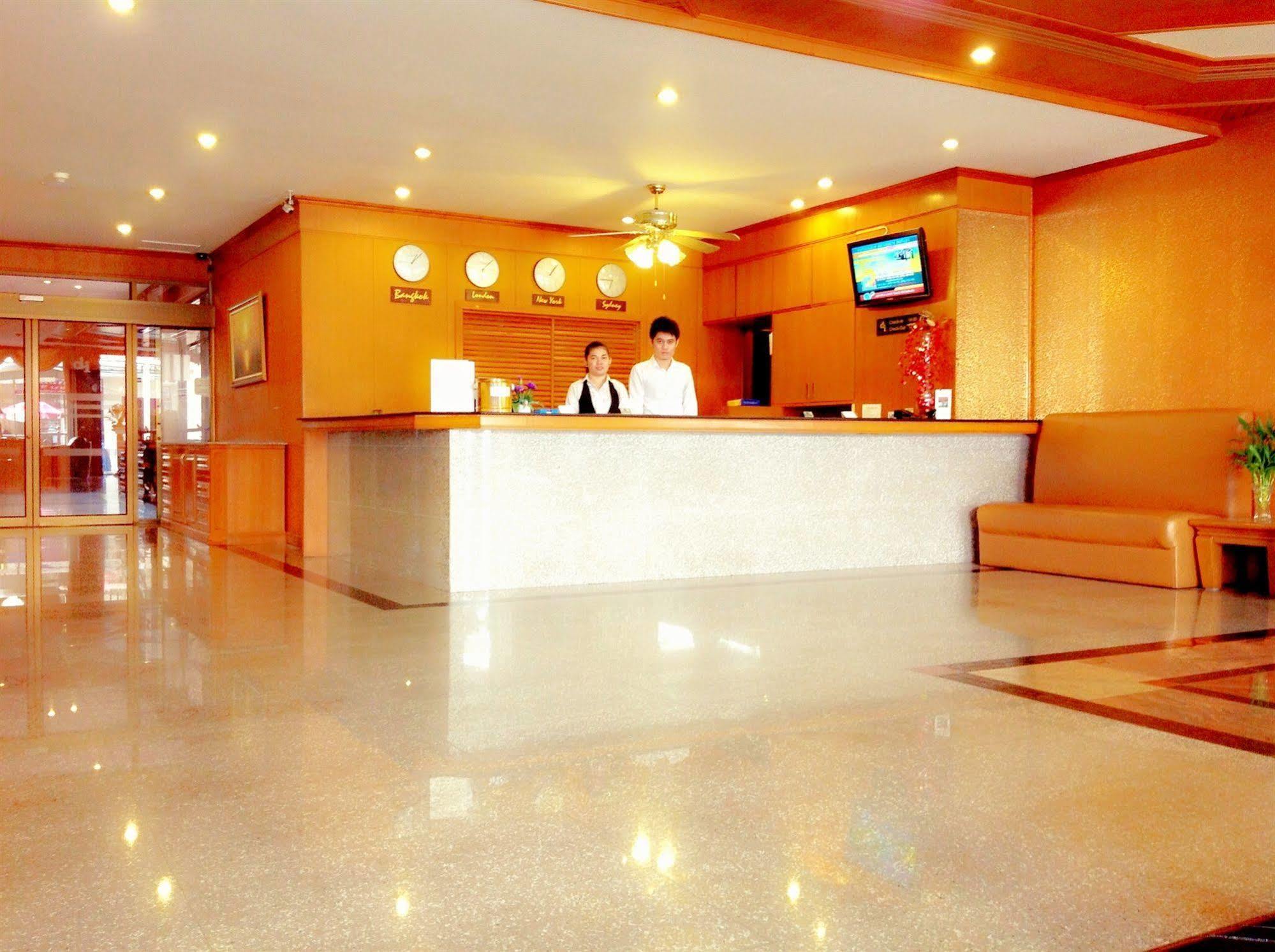 Dynasty Inn Pattaya Buitenkant foto