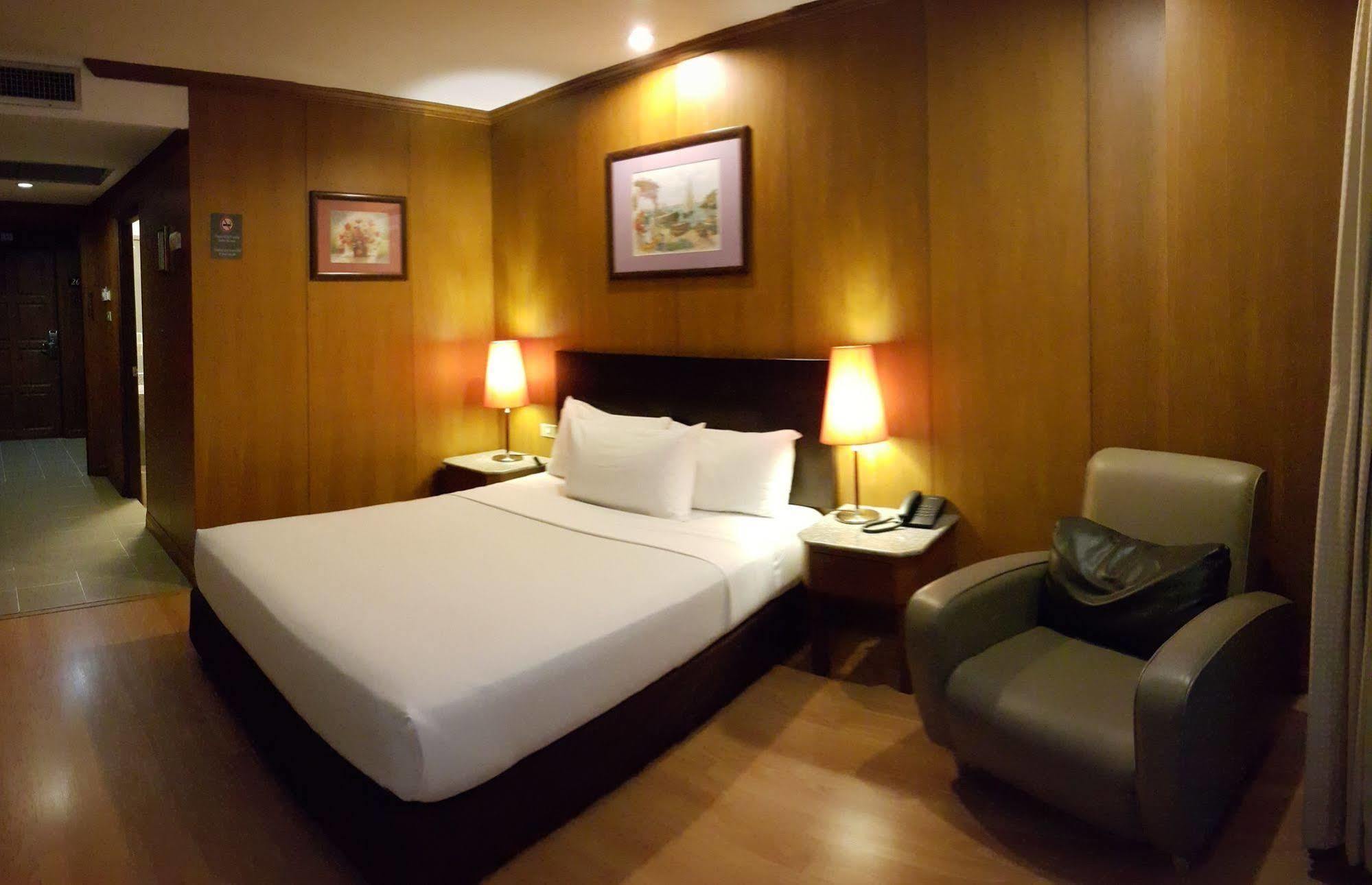 Dynasty Inn Pattaya Buitenkant foto