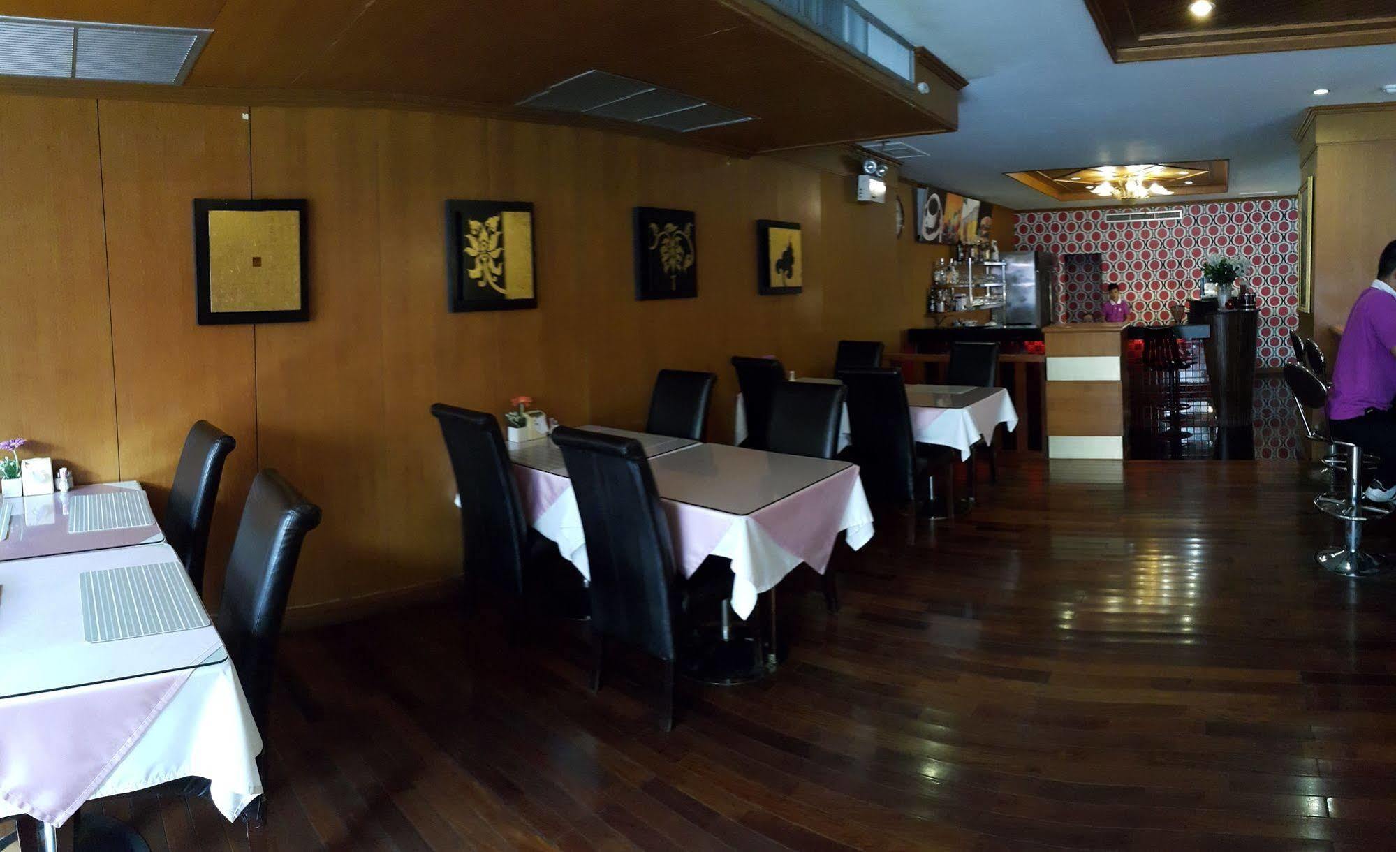 Dynasty Inn Pattaya Buitenkant foto