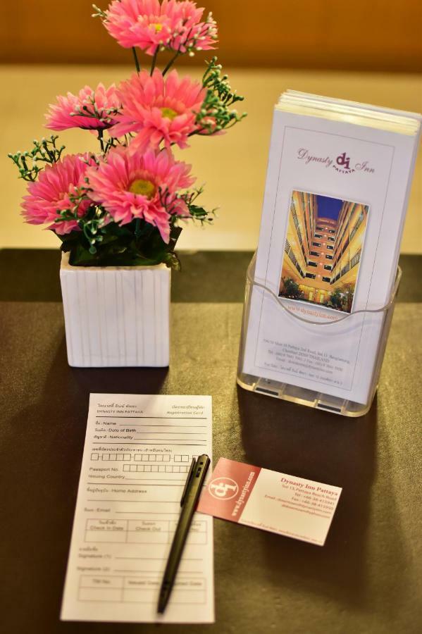 Dynasty Inn Pattaya Buitenkant foto