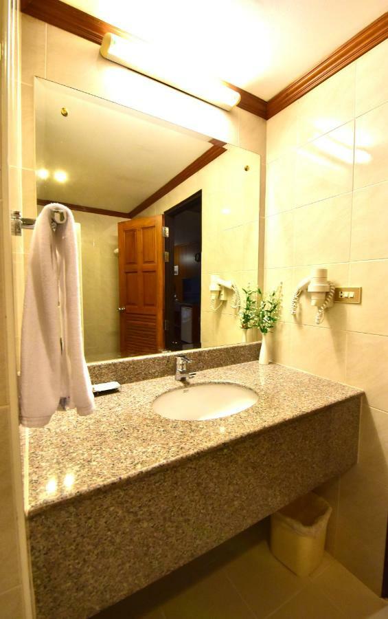 Dynasty Inn Pattaya Buitenkant foto